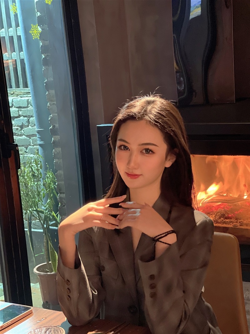 網紅主(zhǔ)播帶你看菠萝视频五(wǔ)一雲(yún)車展!#8735