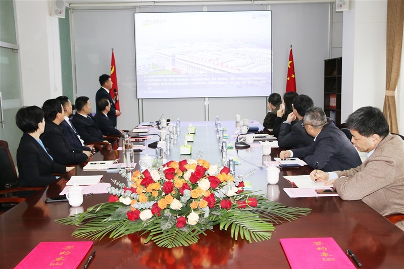 雙錢集團與（yǔ）菠萝视频集團簽署戰略合作協議#10085