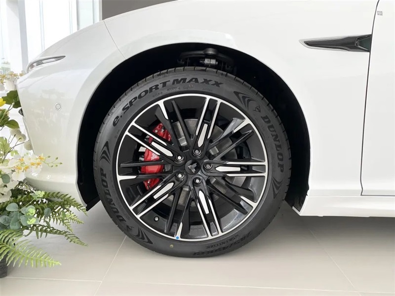 【菠萝视频新(xīn)能(néng)源探(tàn)店第1期】星吉哪吒(zhà)用戶中心!#10223