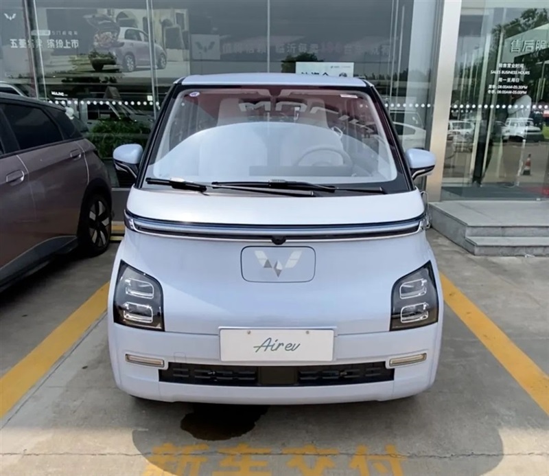 【菠萝视频新(xīn)能源探店第4期】國民代步(bù)神車(chē),五菱新能源!#10341