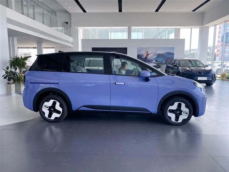 【菠萝视频新能源探店(diàn)第7期】帶娃神器——極狐(hú)考拉#10488