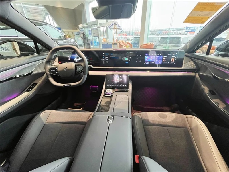 【菠萝视频(tōng)新能源探店第13期】高端智慧新能源(yuán):嵐圖汽車#10904