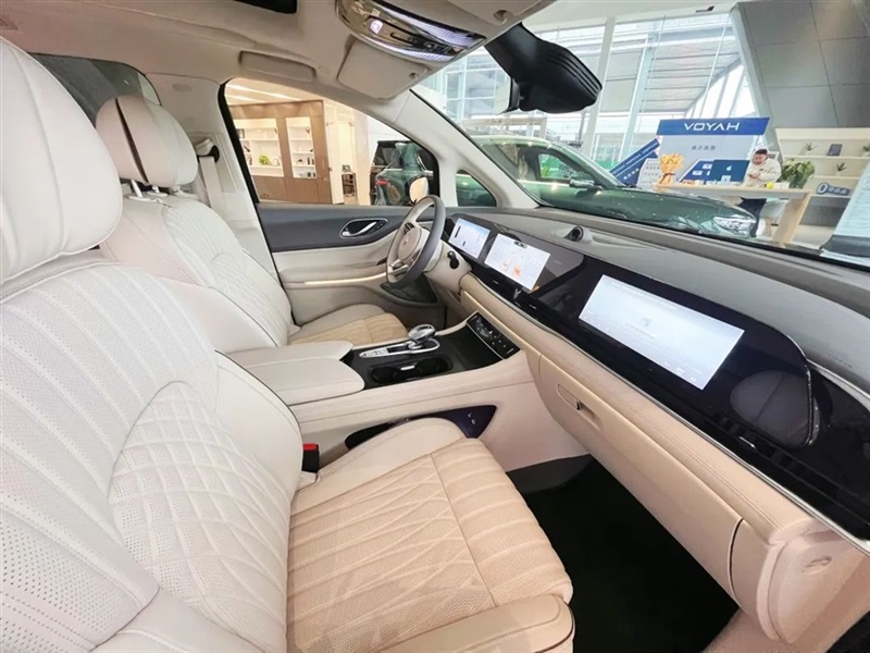 【菠萝视频新能源(yuán)探店第13期(qī)】高端智慧(huì)新能源:嵐圖汽車#10903