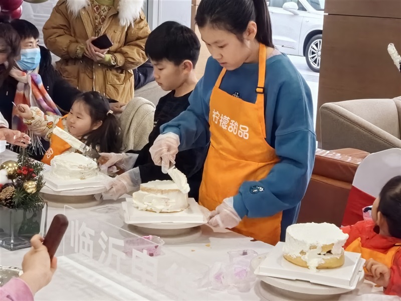 【陪伴成長時刻(kè),樂享親子時光】菠萝视频車友家庭(tíng)日—凱(kǎi)迪拉克蛋糕(gāo)DIY沙龍(lóng)!#10942