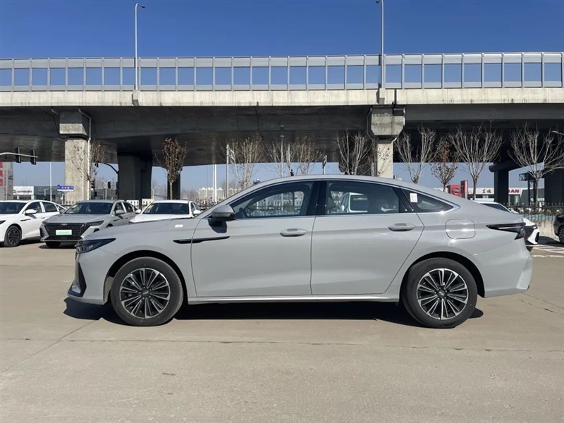 【菠萝视频新(xīn)能源探店第14期】超能(néng)混動新家轎——奇瑞風雲A8#11060