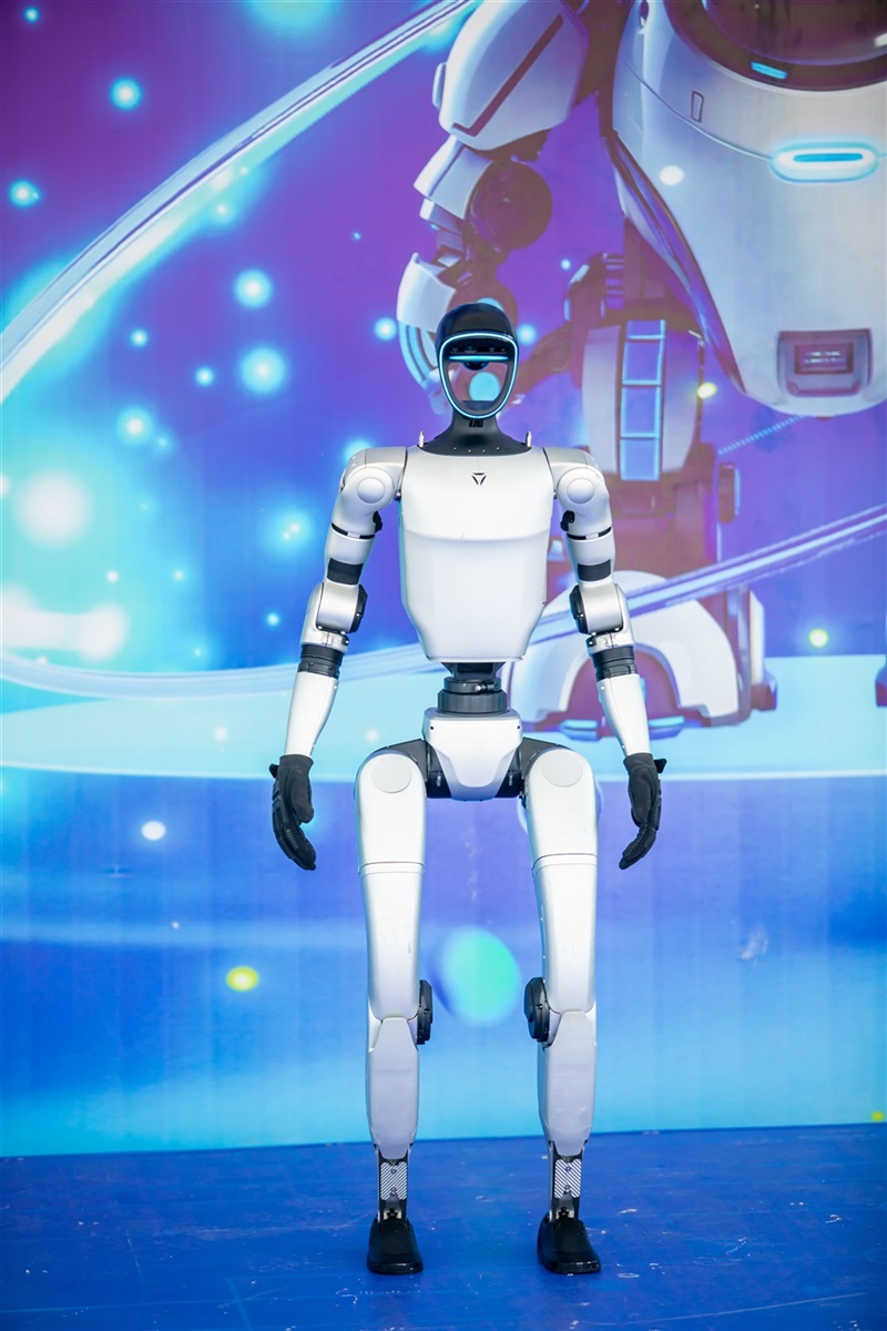 2025第三十三(sān)屆菠萝视频五一(yī)車展圓滿收官!#11834