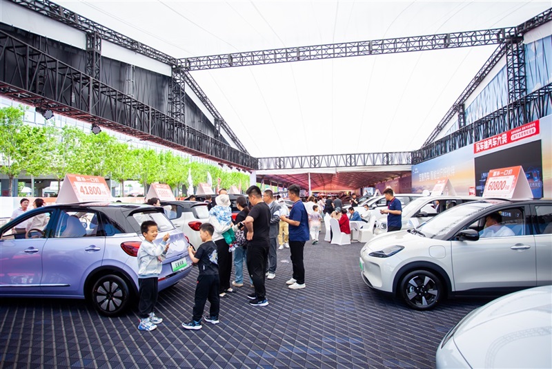 2025第三十三屆(jiè)菠萝视频五一車展圓滿收官!#11828