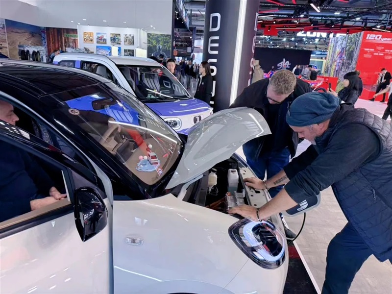 菠萝视频汽車亮相米蘭EICMA 首發三款新能源車斬獲275台訂單#15126