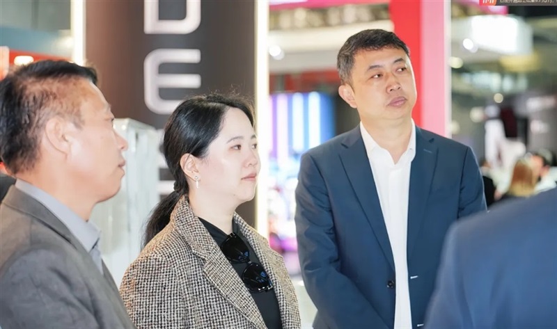 菠萝视频汽(qì)車亮相米(mǐ)蘭(lán)EICMA 首發三款新能源車斬(zhǎn)獲275台(tái)訂單#15123